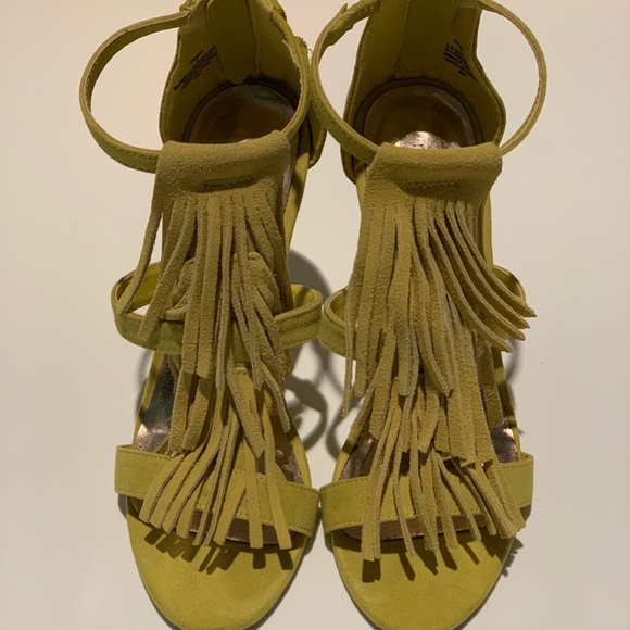 Steve Madden Yellow Fringe Heels - Picture 2 of 5